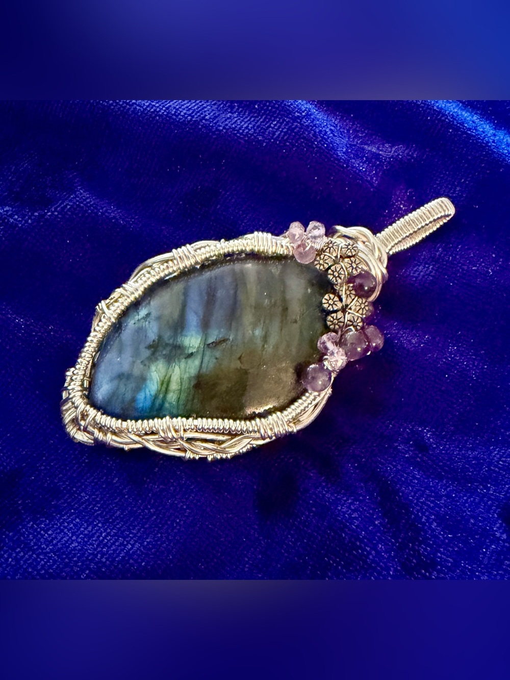 Handcrafted Labradorite Pendant with Amethyst Accents - Silver Wire Wrap - Picture 7 of 8